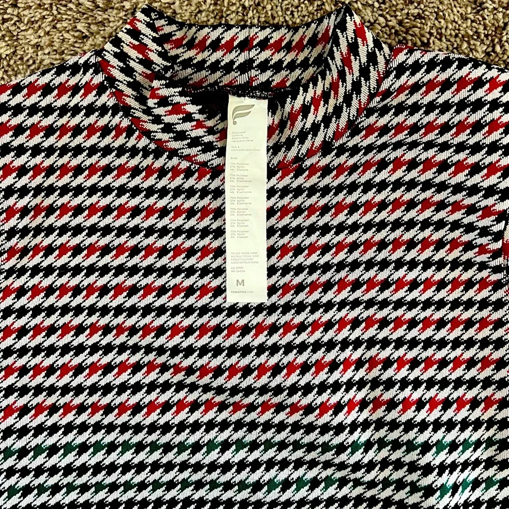 Fabletics crop top - Picture 2 of 2